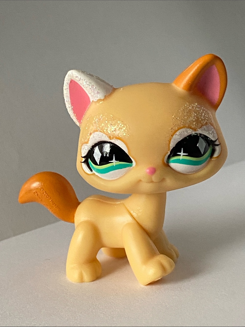 Littlest Pet Shop LPS Fanciest Cat with Orange Tail and Green Eyes #626